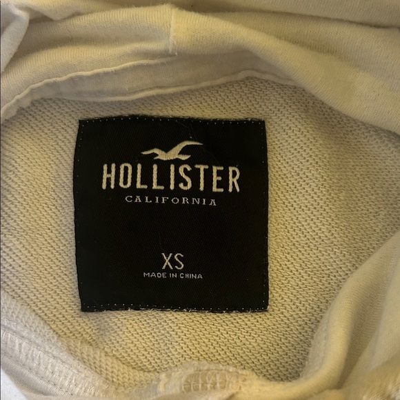Hollister Men's Gray and Cream Striped Hoodie - Picture 3 of 3
